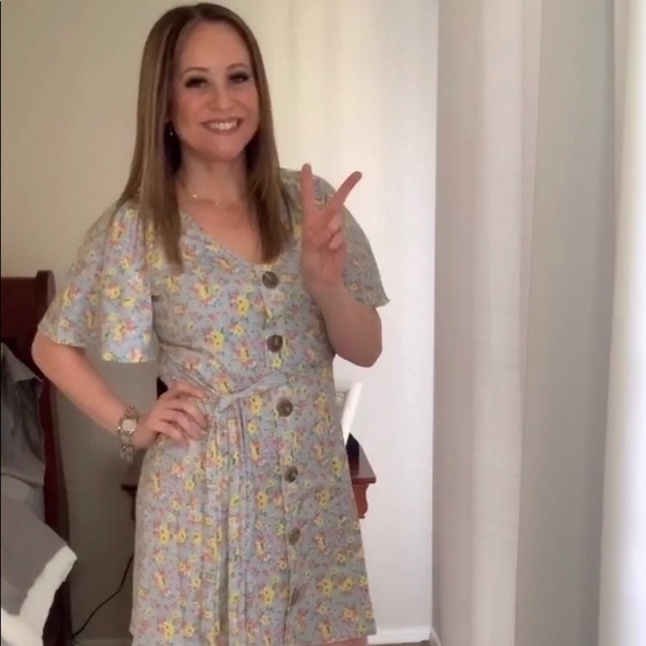 Meet your Posher, Claudia - Picture 5 of 7